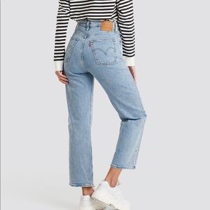 Levis Ribcage Ankle - Light Wash